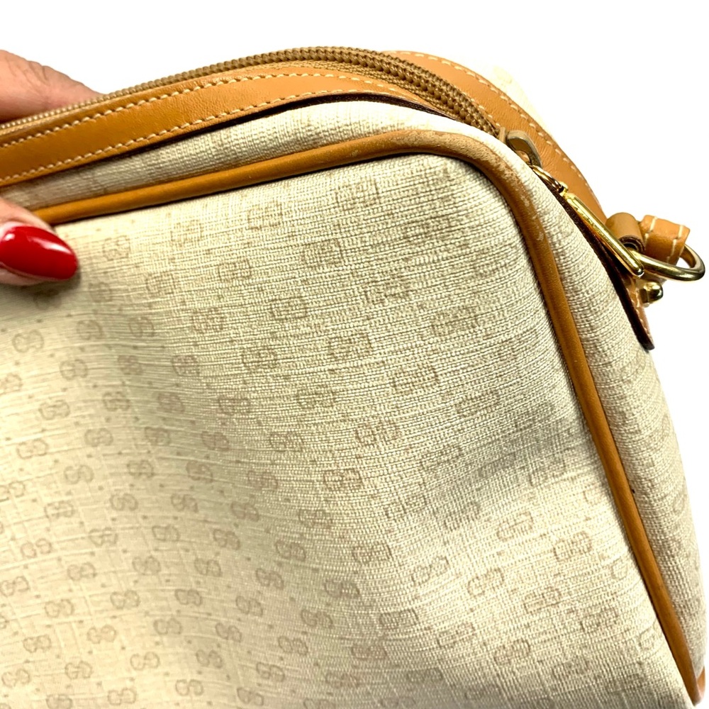SOLD Gucci Vintage Monogram Crossbody Bag - Picture 8 of 16